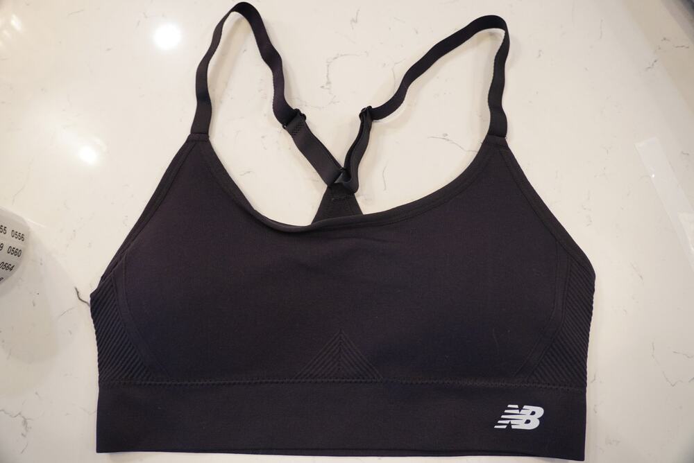 New Balance Seamless Sports Bra Size L NWOT Black Adjustable Strappy Racerback
